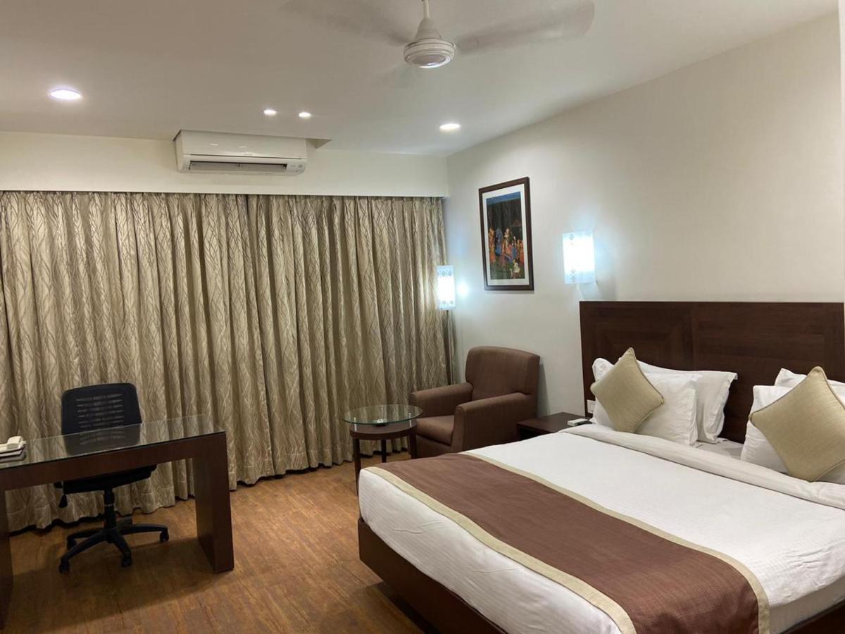Chryso Hotels Pvt Ltd Ankleshwar Eksteriør billede