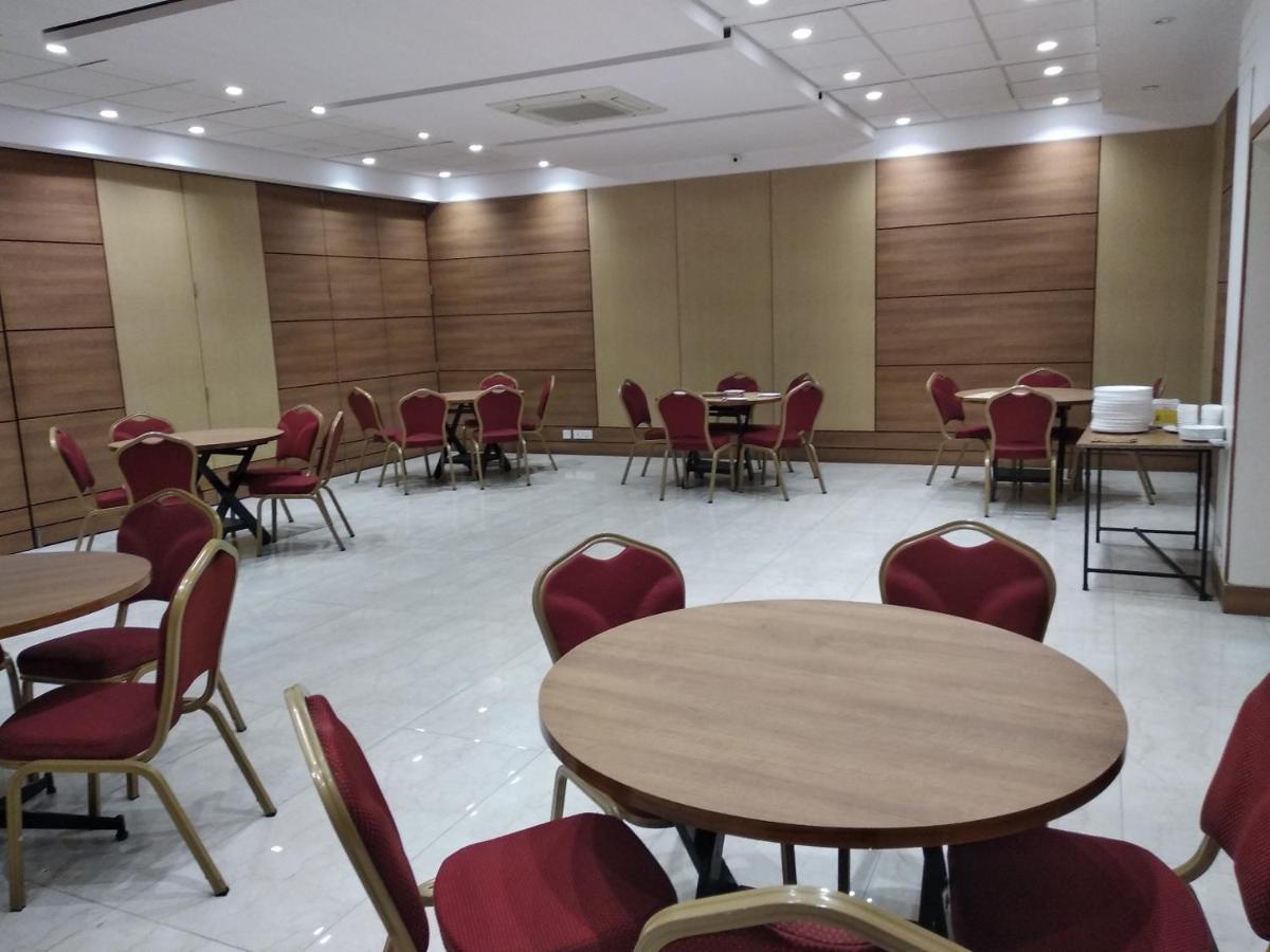 Chryso Hotels Pvt Ltd Ankleshwar Eksteriør billede