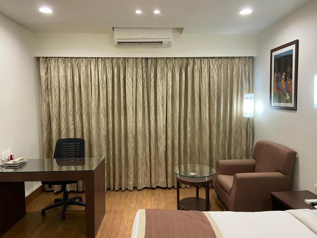Chryso Hotels Pvt Ltd Ankleshwar Eksteriør billede