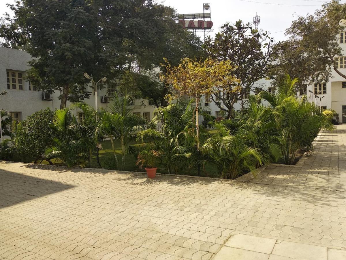 Chryso Hotels Pvt Ltd Ankleshwar Eksteriør billede