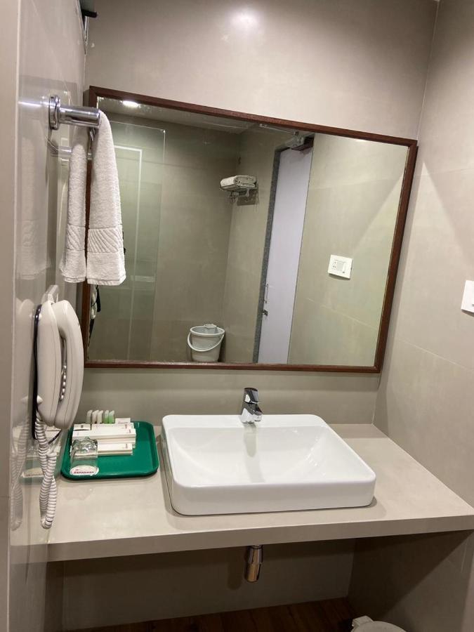 Chryso Hotels Pvt Ltd Ankleshwar Eksteriør billede