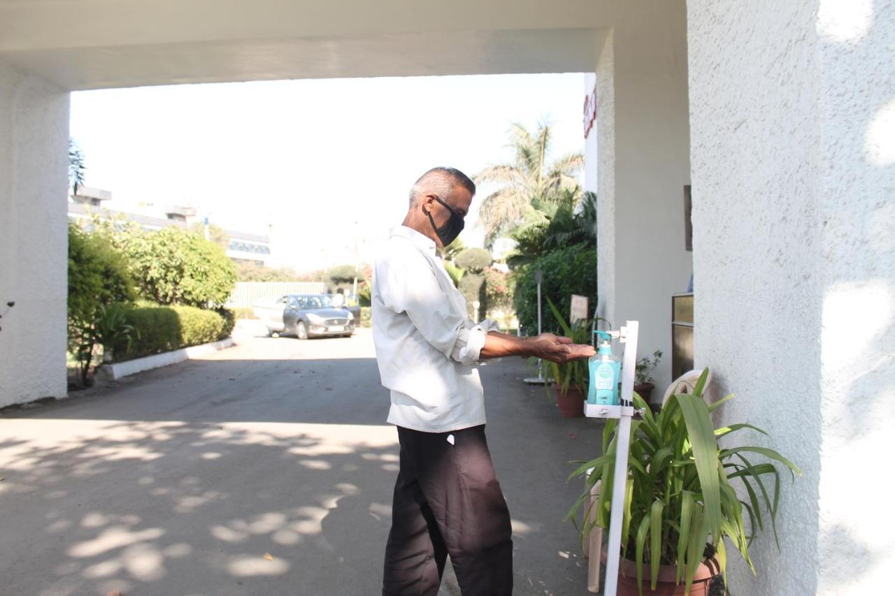 Chryso Hotels Pvt Ltd Ankleshwar Eksteriør billede