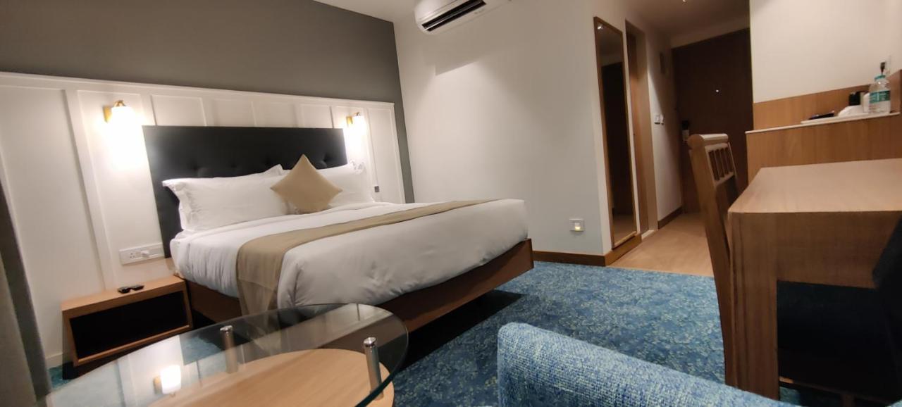 Chryso Hotels Pvt Ltd Ankleshwar Eksteriør billede