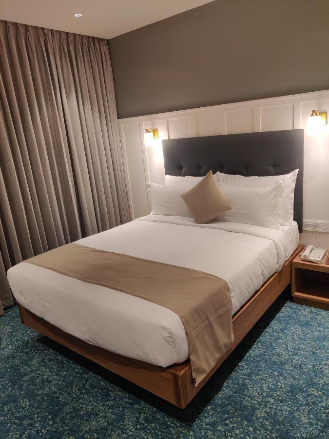 Chryso Hotels Pvt Ltd Ankleshwar Eksteriør billede
