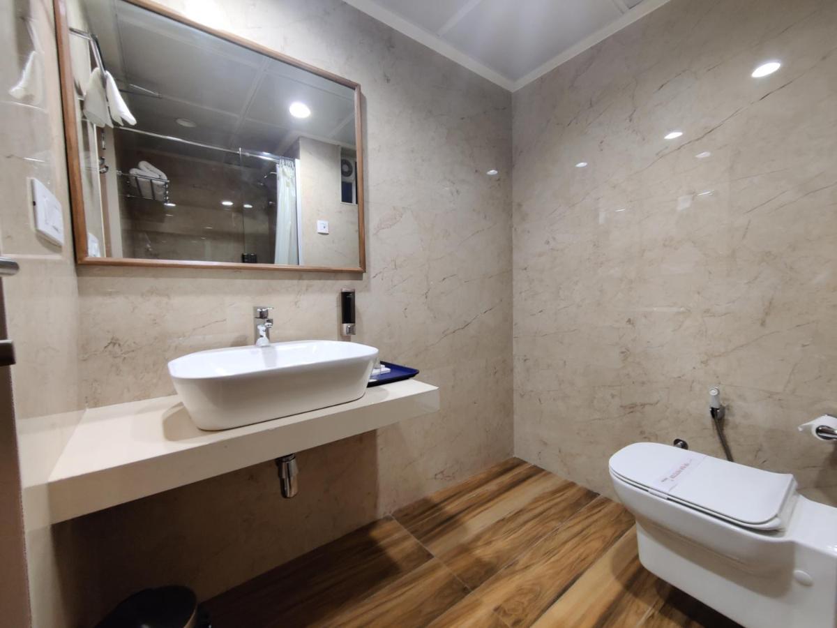 Chryso Hotels Pvt Ltd Ankleshwar Eksteriør billede