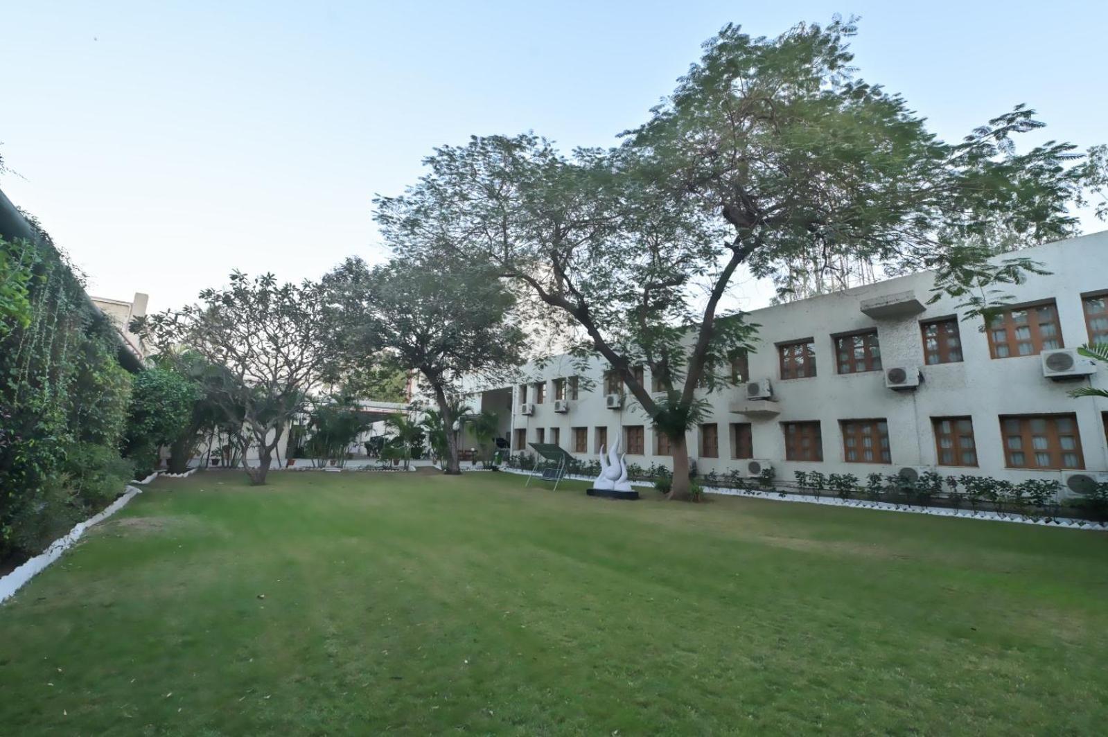 Chryso Hotels Pvt Ltd Ankleshwar Eksteriør billede