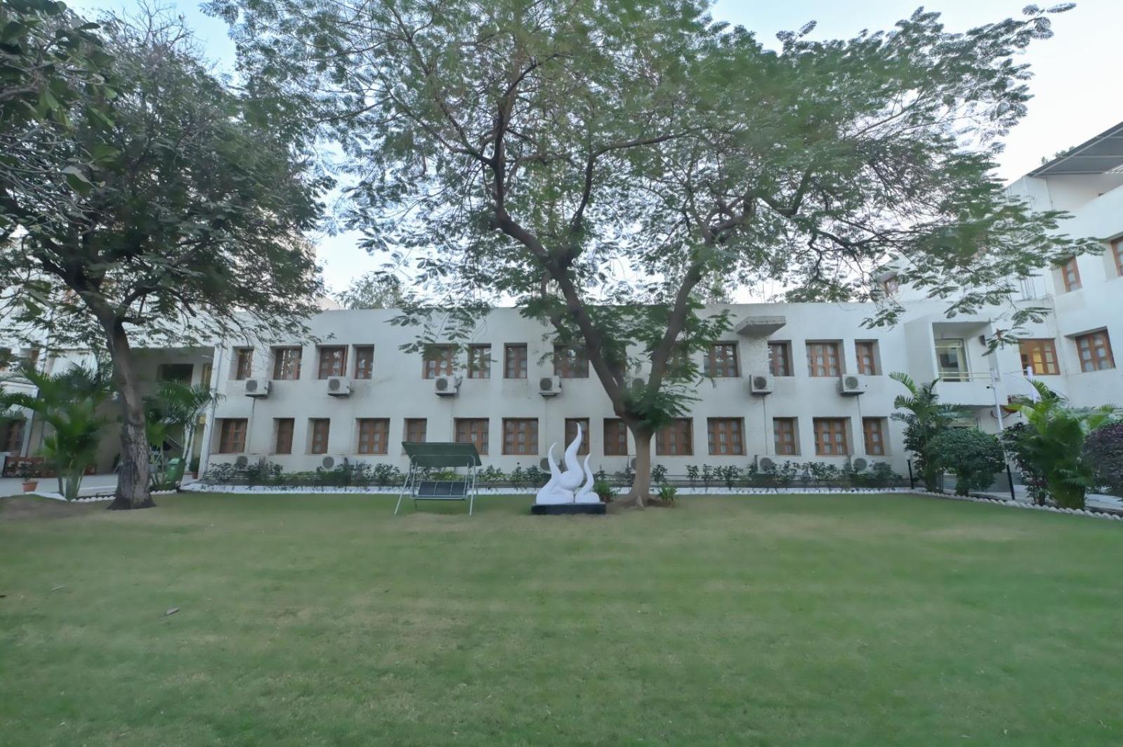 Chryso Hotels Pvt Ltd Ankleshwar Eksteriør billede
