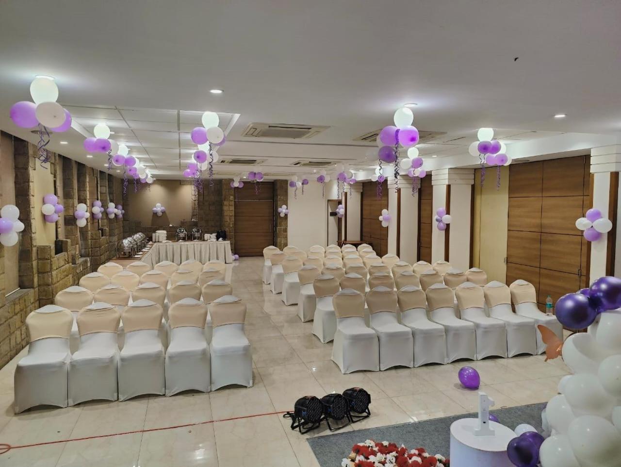 Chryso Hotels Pvt Ltd Ankleshwar Eksteriør billede