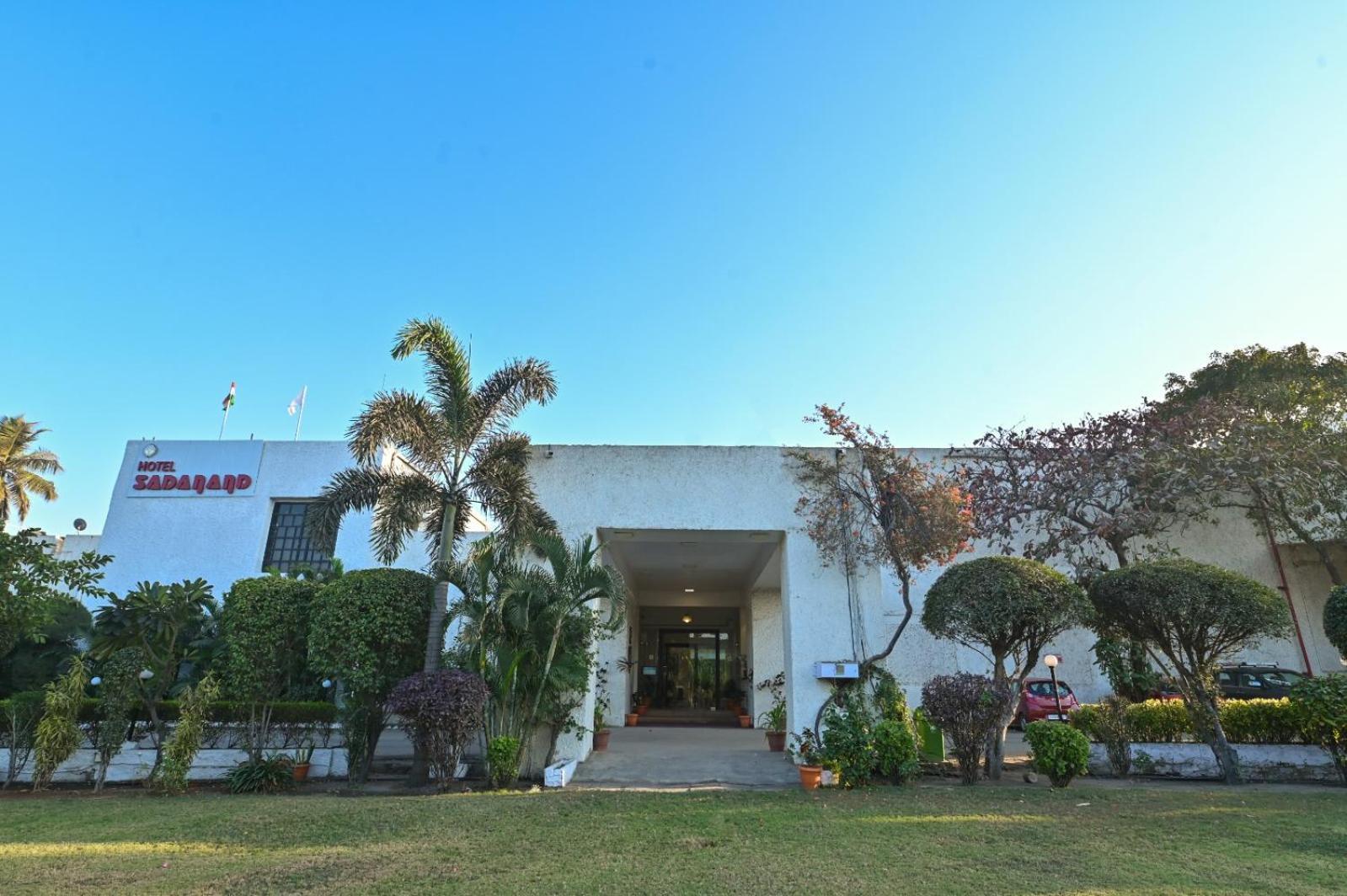Chryso Hotels Pvt Ltd Ankleshwar Eksteriør billede
