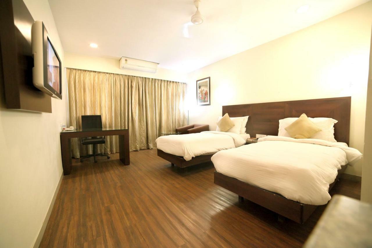 Chryso Hotels Pvt Ltd Ankleshwar Eksteriør billede